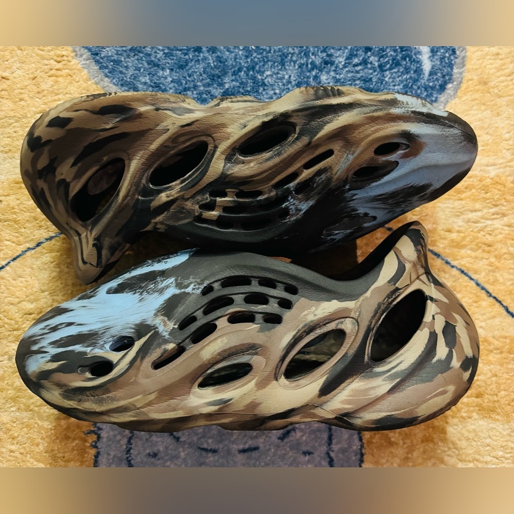✨YEEZY Foam Runners MX Cinders✨